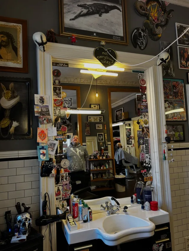 Hey Leute,neues Jahr neues Haar, wir sind wieder da,kommt vorbei oder bucht online.

https://www.beardy-boys.de
.
.
.

#beardyboys
#barbershop #barber #oldschoolbarber #classicbarber